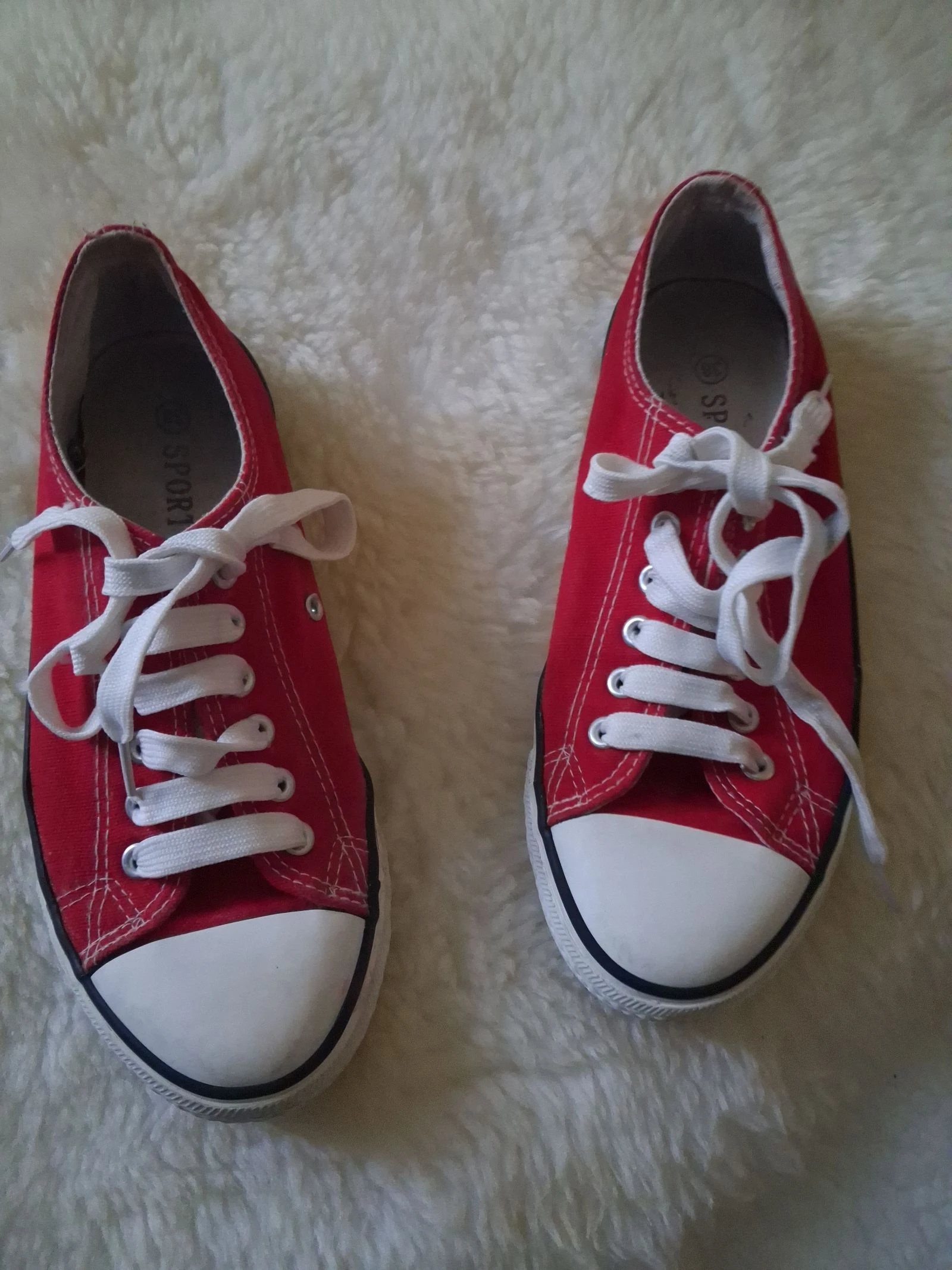 Jolies baskets femme rouge vif taille 38